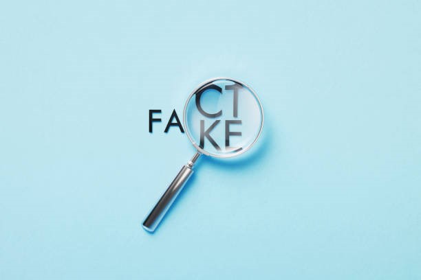 Fact and fake under magnifying glass